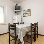 By The Sea - Korcula - 4440 شقة *